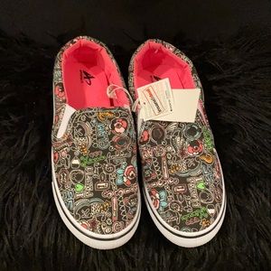NEW GIRLS GRAFFITI SLIP ON SNEAKERS